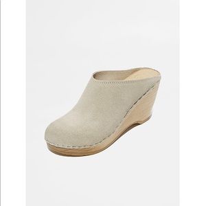No. 6 New School Clog wedge heel in Chalk, size 39. Suede.